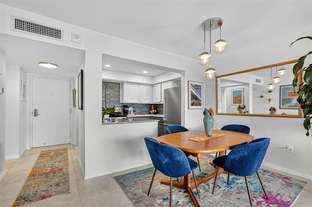 Active With Contract: $199,999 (1 beds, 1 baths, 745 Square Feet)