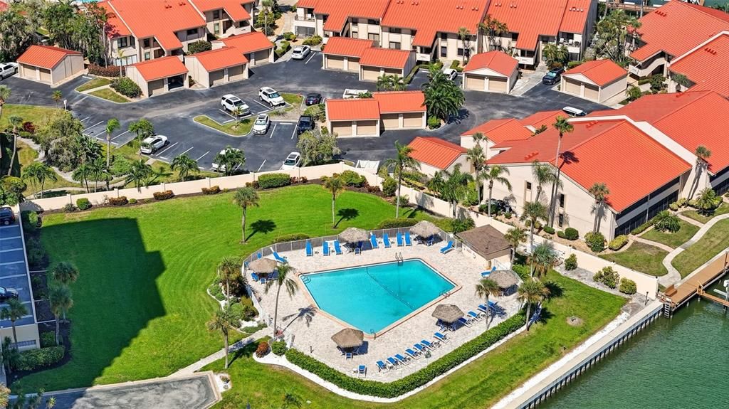 Active With Contract: $199,999 (1 beds, 1 baths, 745 Square Feet)