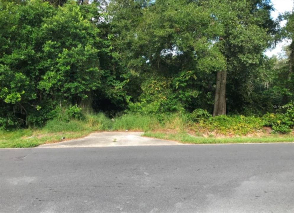 En Venta: $27,850 (0.12 acres)