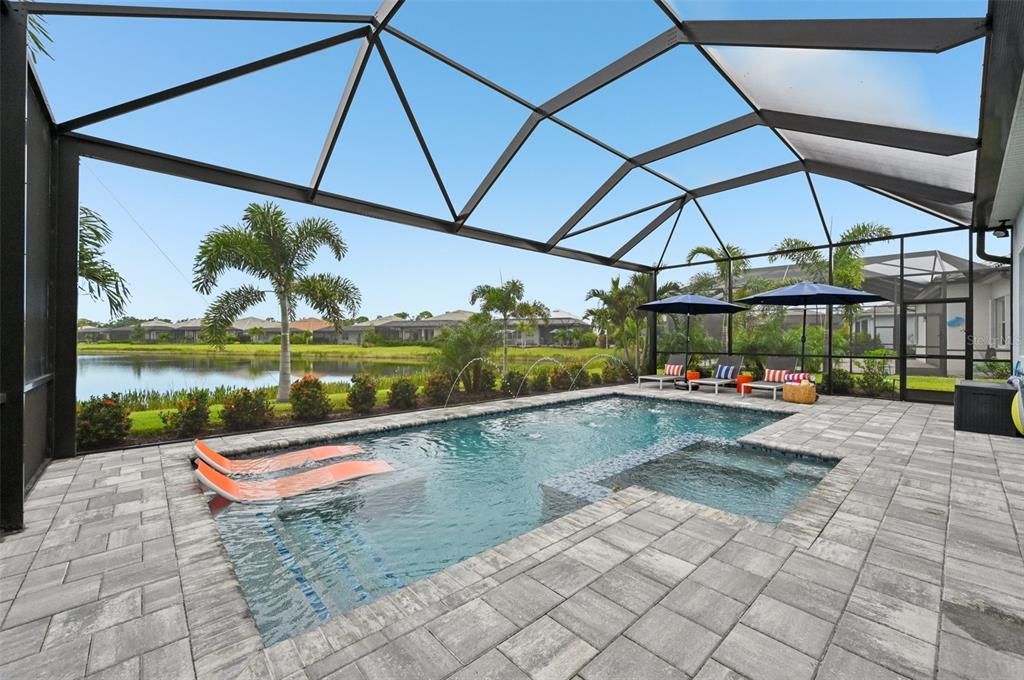 合同活跃: $985,000 (3 贝兹, 3 浴室, 2485 平方英尺)