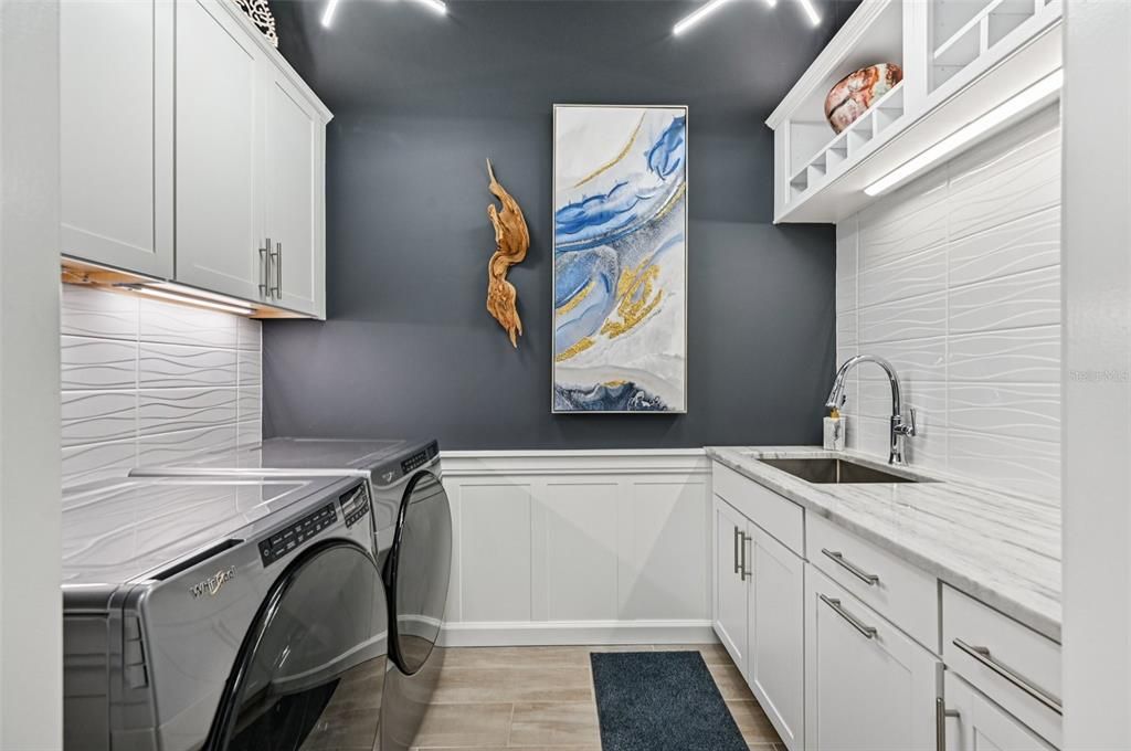 合同活跃: $985,000 (3 贝兹, 3 浴室, 2485 平方英尺)