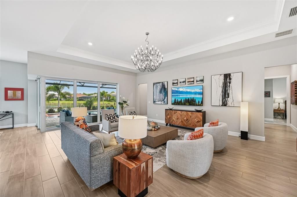 合同活跃: $985,000 (3 贝兹, 3 浴室, 2485 平方英尺)