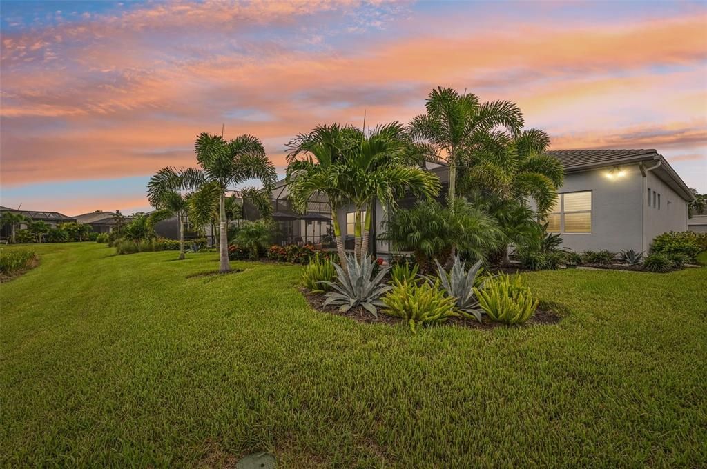 合同活跃: $985,000 (3 贝兹, 3 浴室, 2485 平方英尺)