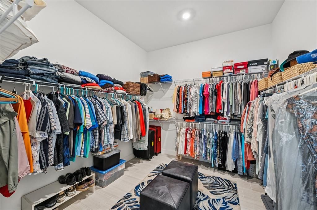 合同活跃: $985,000 (3 贝兹, 3 浴室, 2485 平方英尺)