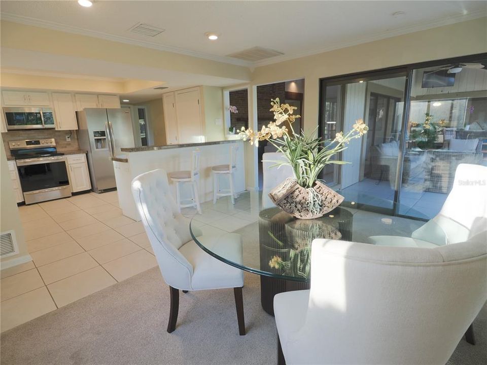 En Venta: $725,000 (3 camas, 2 baños, 2061 Pies cuadrados)