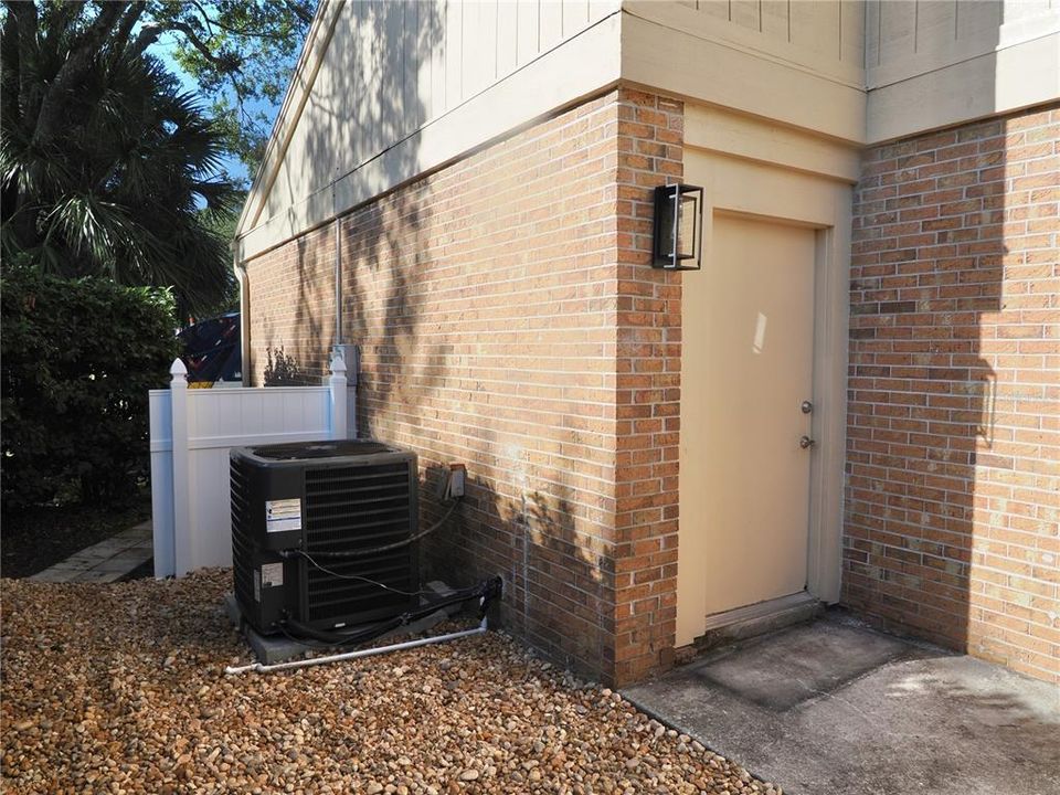 En Venta: $725,000 (3 camas, 2 baños, 2061 Pies cuadrados)