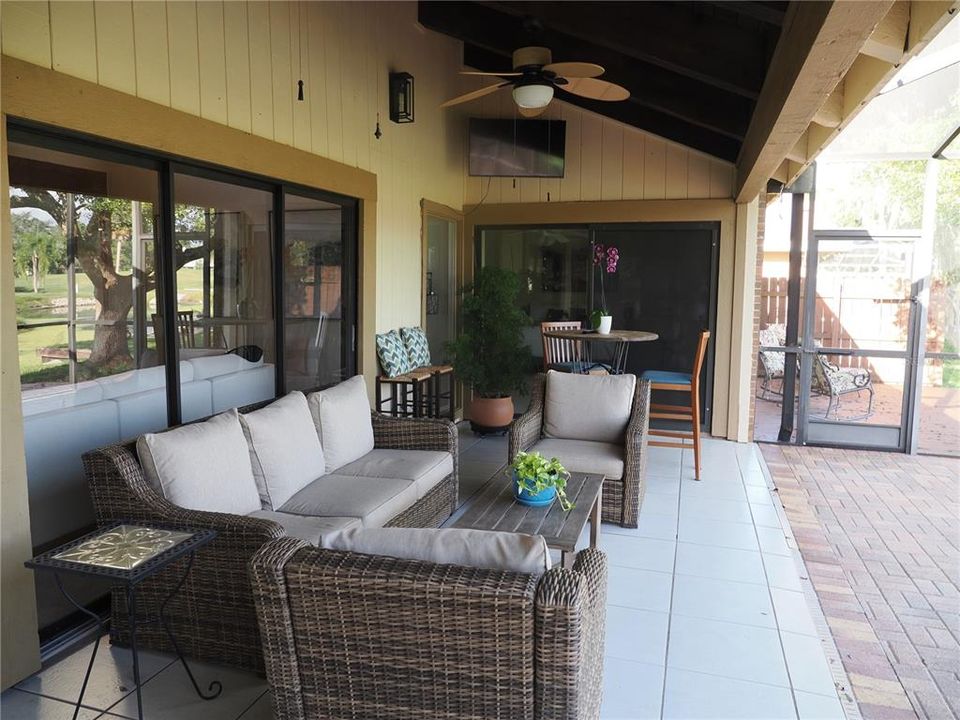 En Venta: $725,000 (3 camas, 2 baños, 2061 Pies cuadrados)