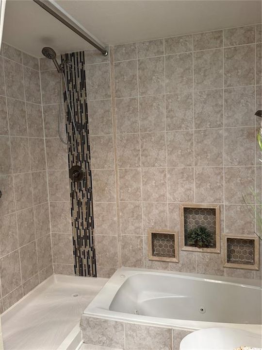 En Venta: $725,000 (3 camas, 2 baños, 2061 Pies cuadrados)