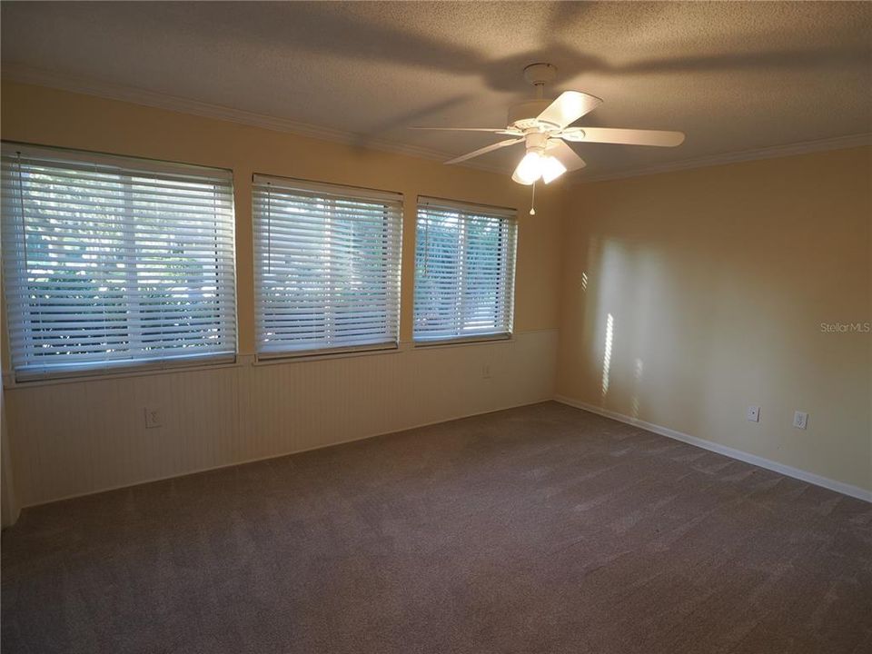 En Venta: $725,000 (3 camas, 2 baños, 2061 Pies cuadrados)