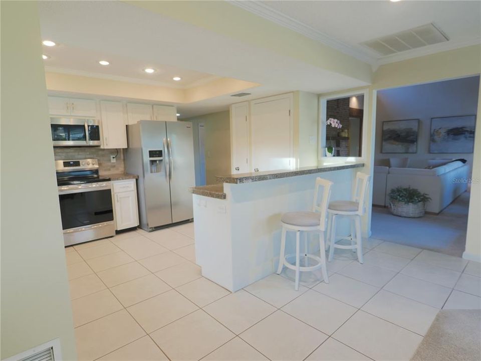 En Venta: $725,000 (3 camas, 2 baños, 2061 Pies cuadrados)