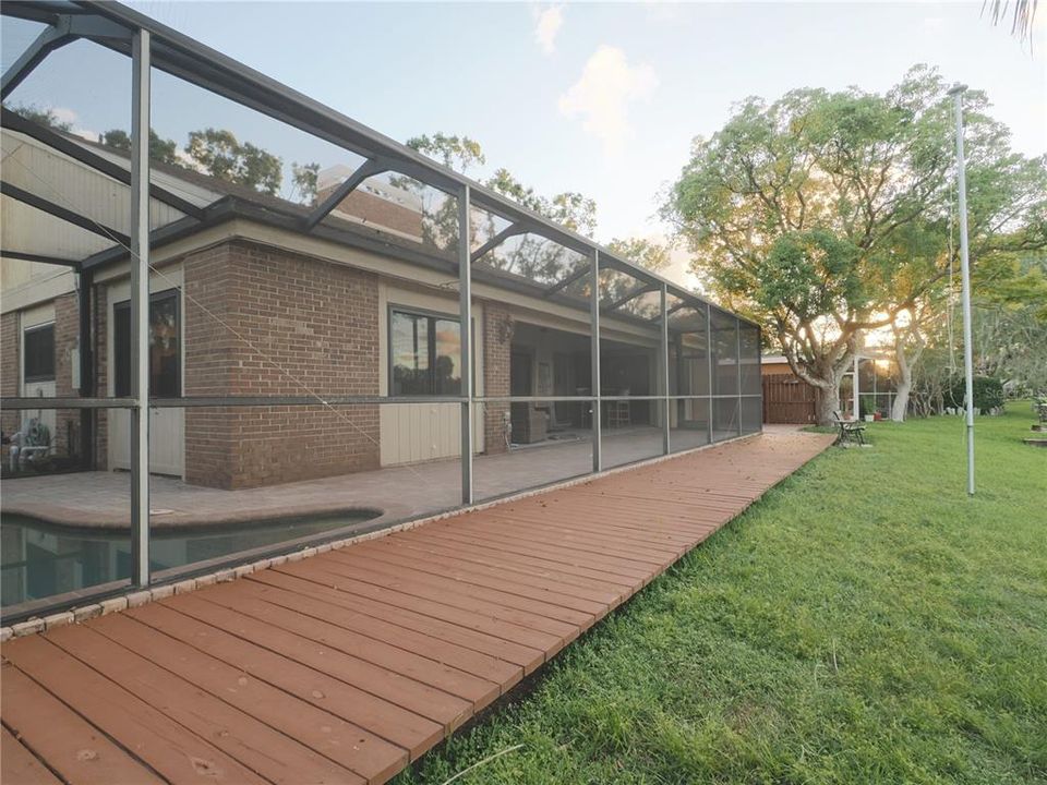 En Venta: $725,000 (3 camas, 2 baños, 2061 Pies cuadrados)