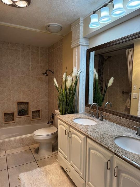 En Venta: $725,000 (3 camas, 2 baños, 2061 Pies cuadrados)