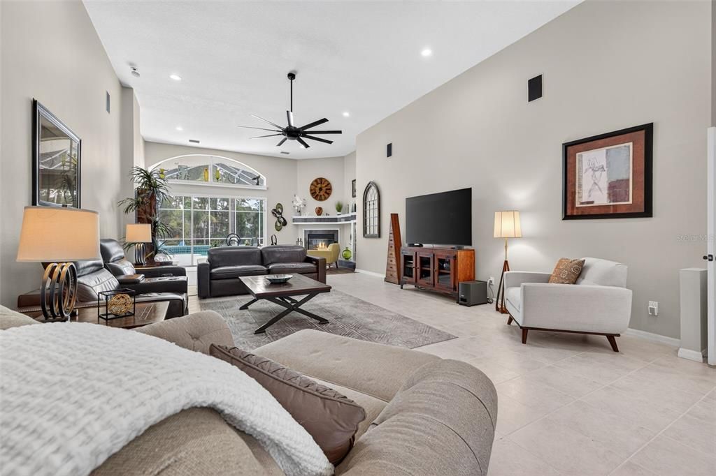 For Sale: $895,000 (4 beds, 3 baths, 2894 Square Feet)