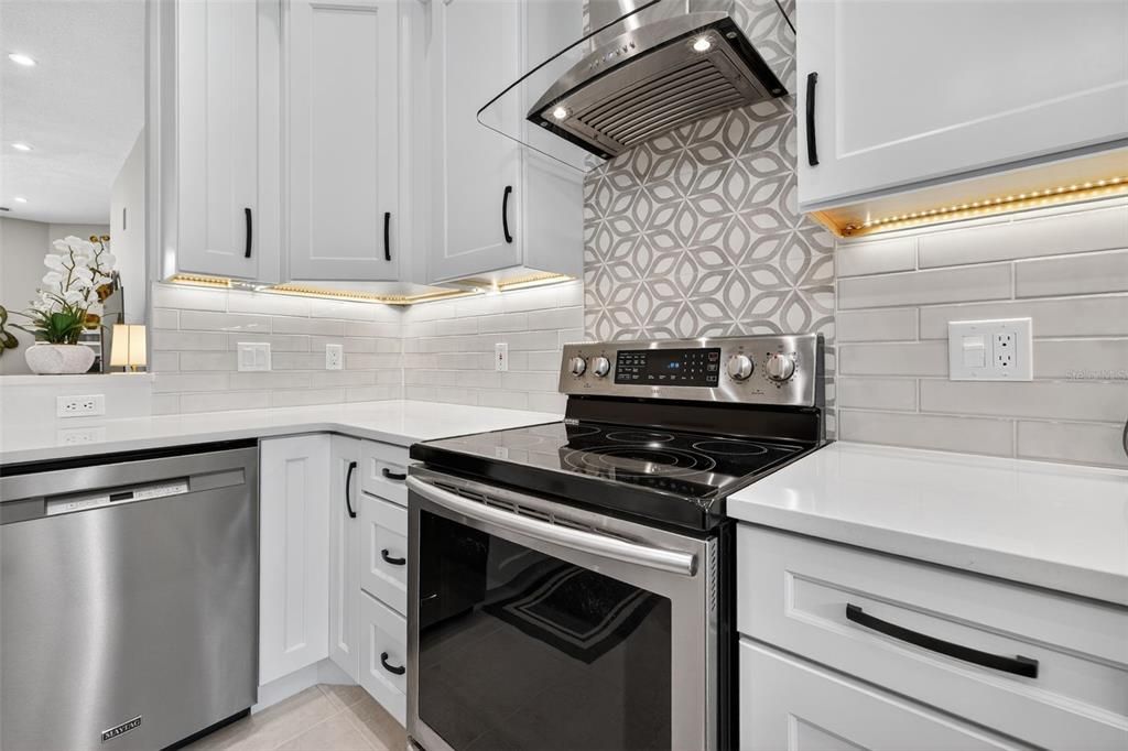 For Sale: $895,000 (4 beds, 3 baths, 2894 Square Feet)