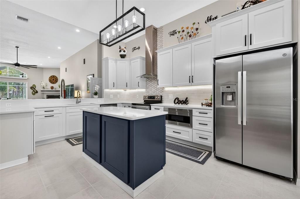 For Sale: $895,000 (4 beds, 3 baths, 2894 Square Feet)