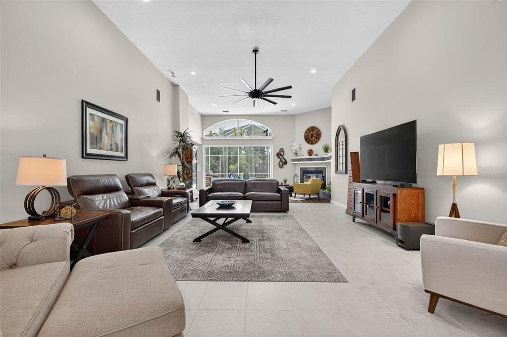 For Sale: $895,000 (4 beds, 3 baths, 2894 Square Feet)