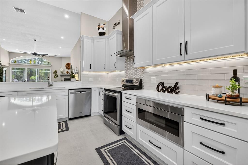 For Sale: $895,000 (4 beds, 3 baths, 2894 Square Feet)