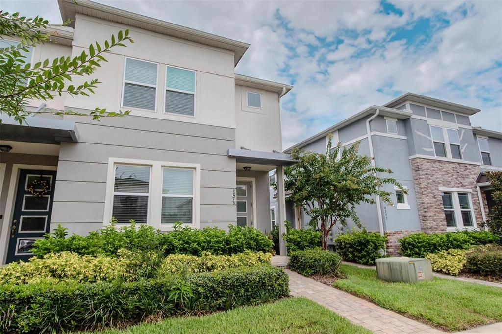 Active With Contract: $2,950 (3 beds, 2 baths, 2070 Square Feet)