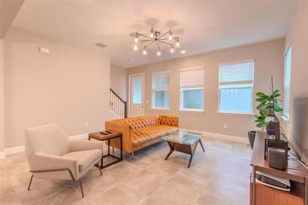 Active With Contract: $2,950 (3 beds, 2 baths, 2070 Square Feet)