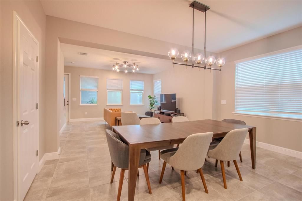 Active With Contract: $2,950 (3 beds, 2 baths, 2070 Square Feet)