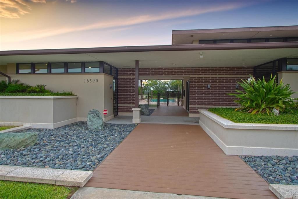 Active With Contract: $2,950 (3 beds, 2 baths, 2070 Square Feet)