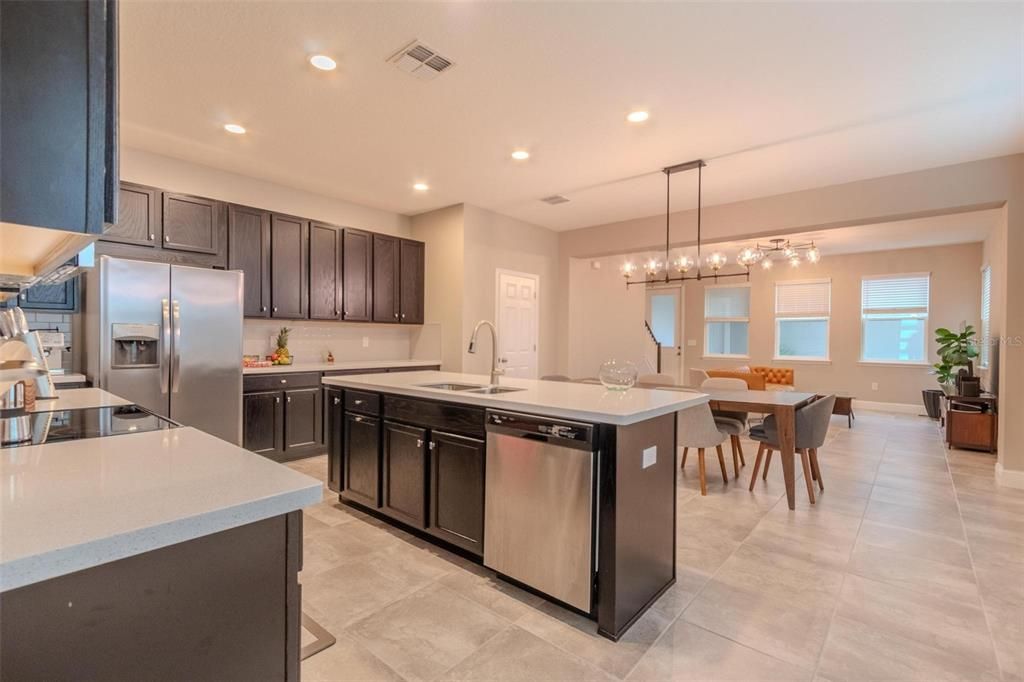 Active With Contract: $2,950 (3 beds, 2 baths, 2070 Square Feet)
