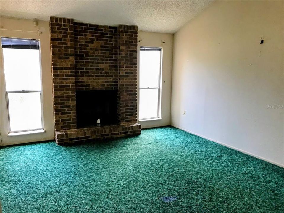 待售: $265,000 (3 贝兹, 2 浴室, 1424 平方英尺)