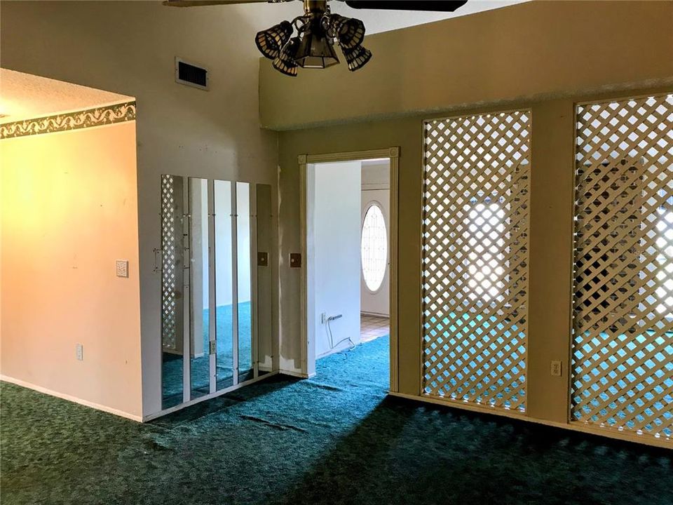 待售: $265,000 (3 贝兹, 2 浴室, 1424 平方英尺)