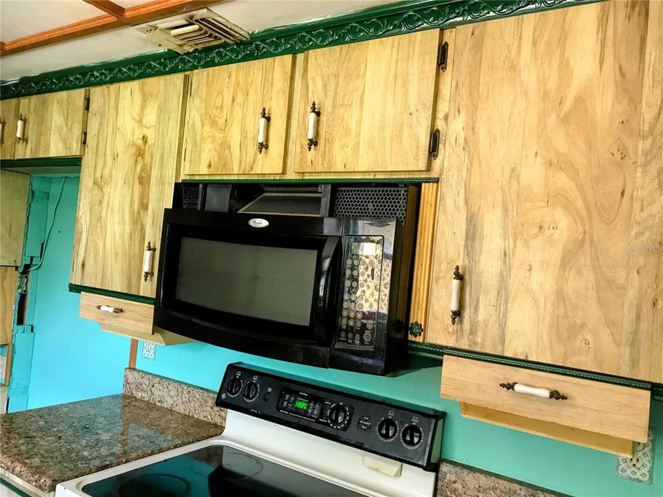 待售: $265,000 (3 贝兹, 2 浴室, 1424 平方英尺)