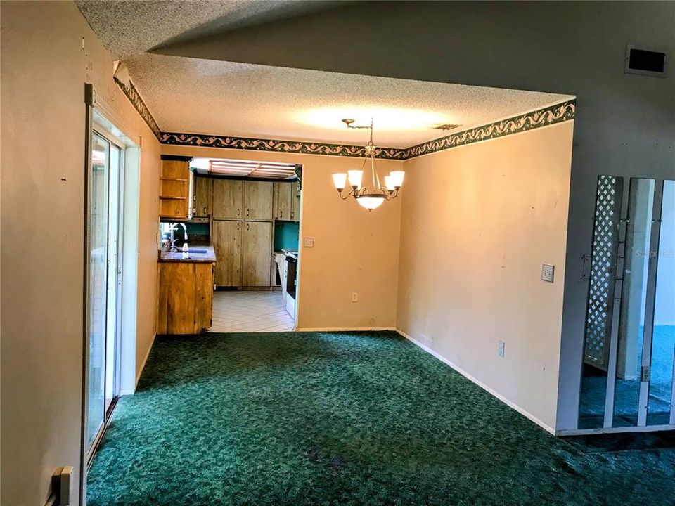 待售: $265,000 (3 贝兹, 2 浴室, 1424 平方英尺)