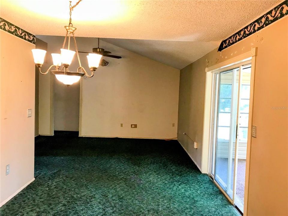 待售: $265,000 (3 贝兹, 2 浴室, 1424 平方英尺)