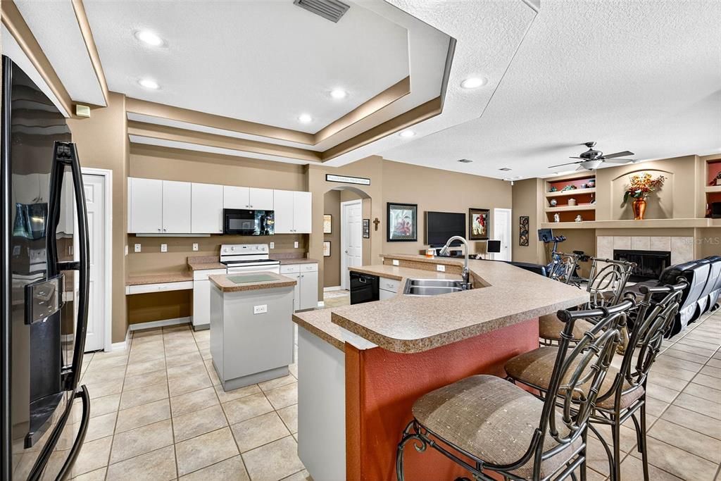 待售: $725,000 (4 贝兹, 3 浴室, 2910 平方英尺)