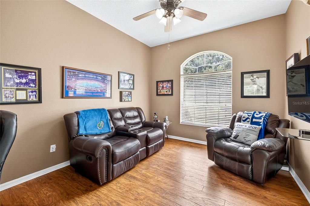 待售: $725,000 (4 贝兹, 3 浴室, 2910 平方英尺)