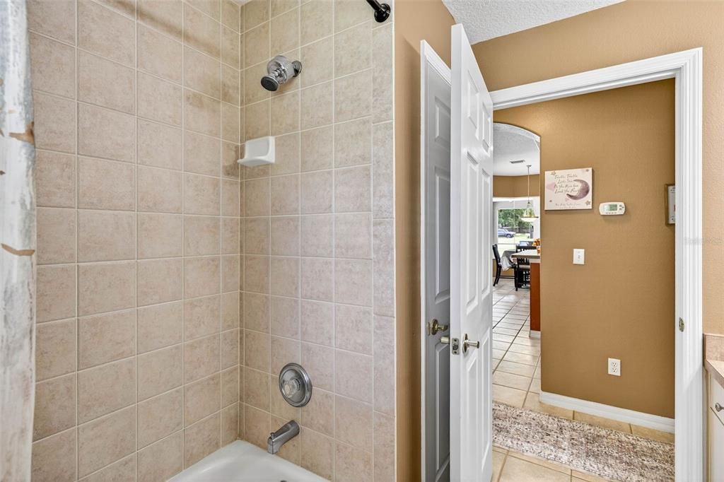 待售: $725,000 (4 贝兹, 3 浴室, 2910 平方英尺)