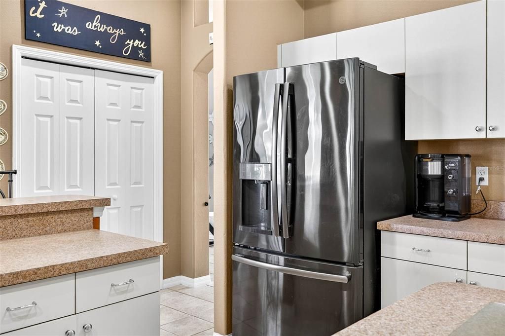 待售: $725,000 (4 贝兹, 3 浴室, 2910 平方英尺)