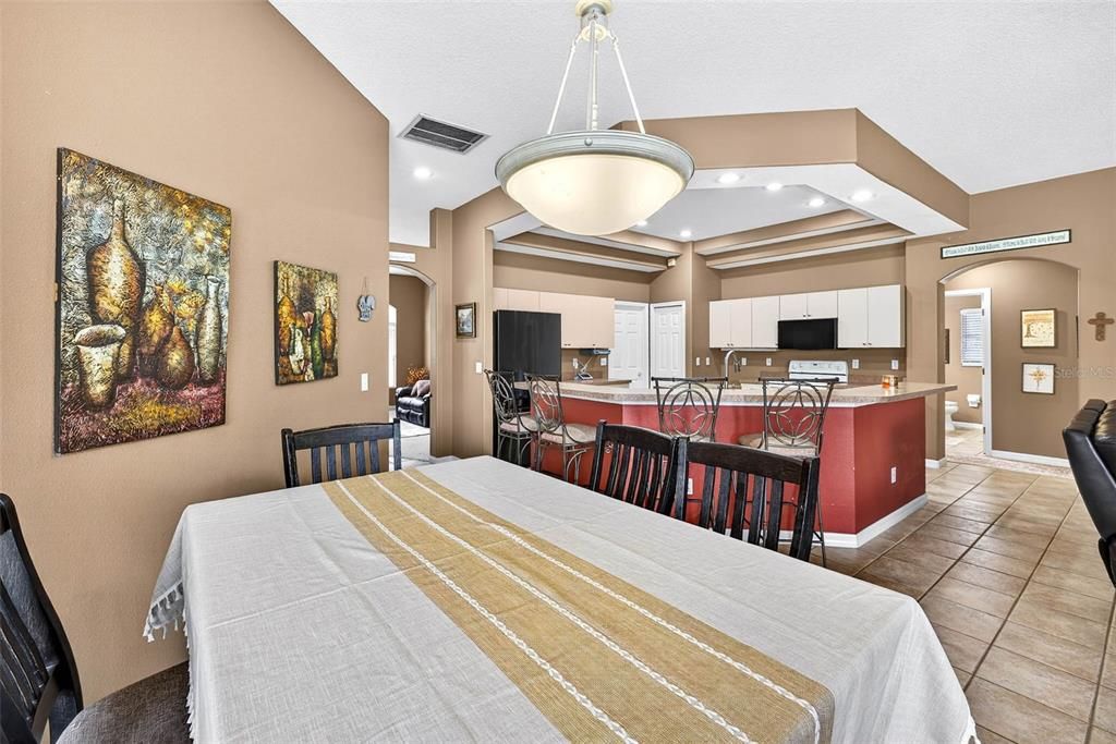 待售: $725,000 (4 贝兹, 3 浴室, 2910 平方英尺)