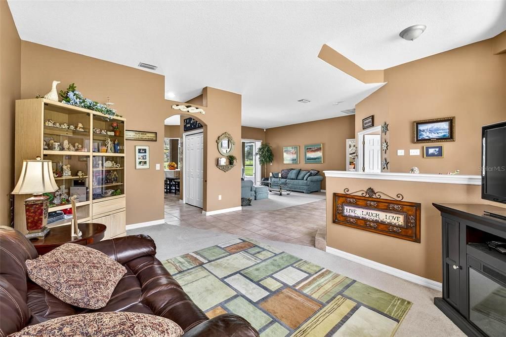 待售: $725,000 (4 贝兹, 3 浴室, 2910 平方英尺)