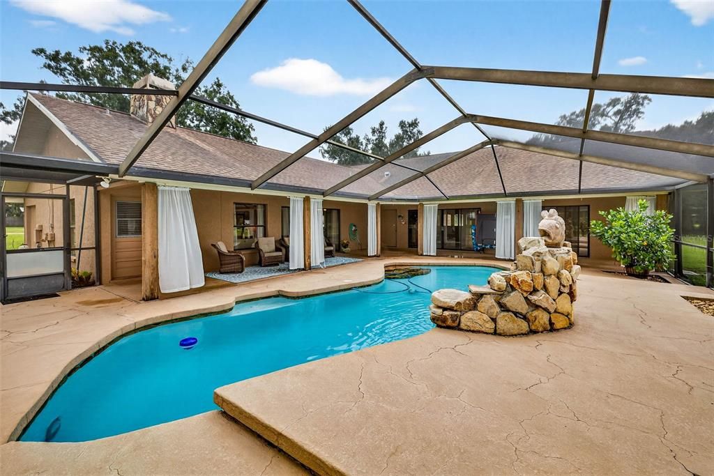 На продажу: $750,000 (5 спален, 3 ванн, 3413 Квадратных фут)