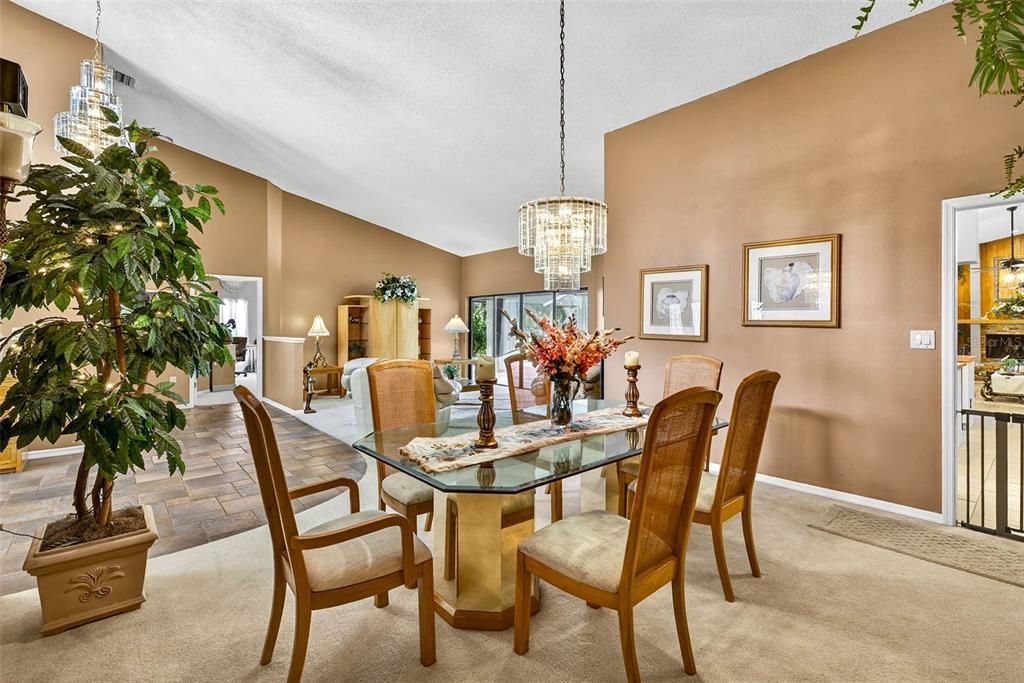 На продажу: $750,000 (5 спален, 3 ванн, 3413 Квадратных фут)