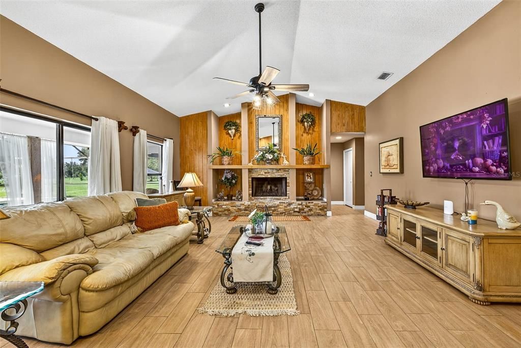 На продажу: $750,000 (5 спален, 3 ванн, 3413 Квадратных фут)