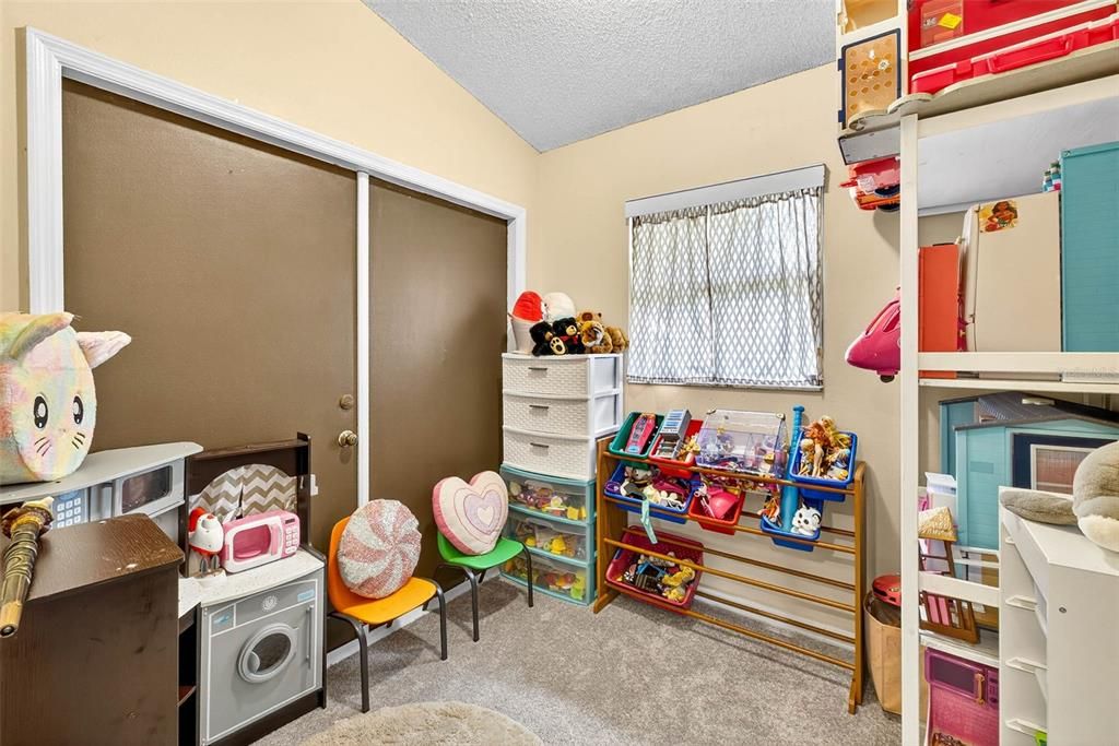 На продажу: $750,000 (5 спален, 3 ванн, 3413 Квадратных фут)