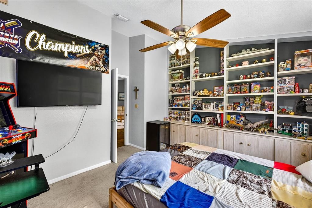 На продажу: $750,000 (5 спален, 3 ванн, 3413 Квадратных фут)