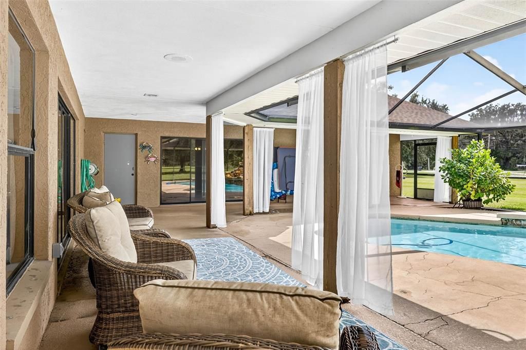 На продажу: $750,000 (5 спален, 3 ванн, 3413 Квадратных фут)