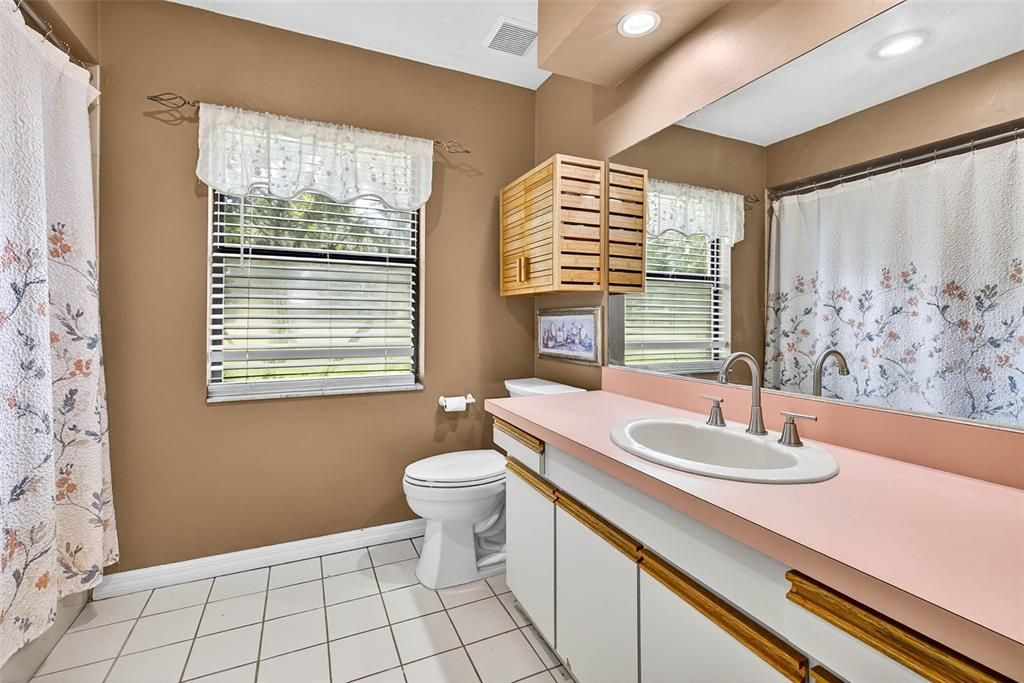 На продажу: $750,000 (5 спален, 3 ванн, 3413 Квадратных фут)