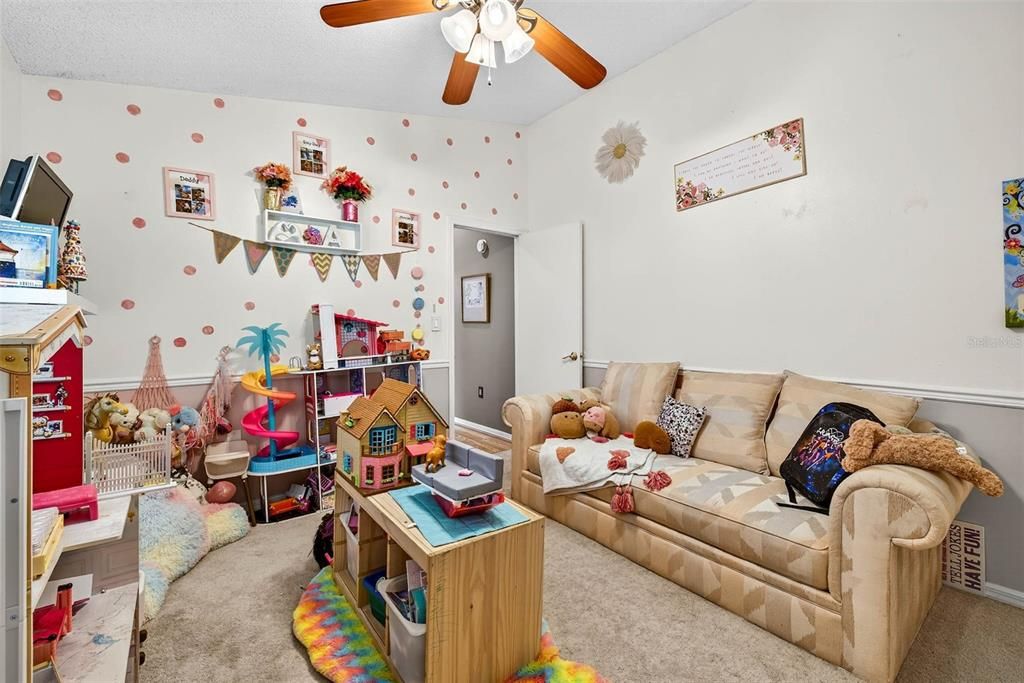 На продажу: $750,000 (5 спален, 3 ванн, 3413 Квадратных фут)