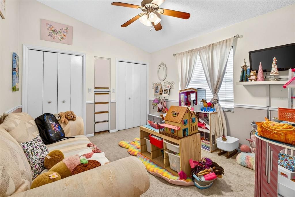 На продажу: $750,000 (5 спален, 3 ванн, 3413 Квадратных фут)