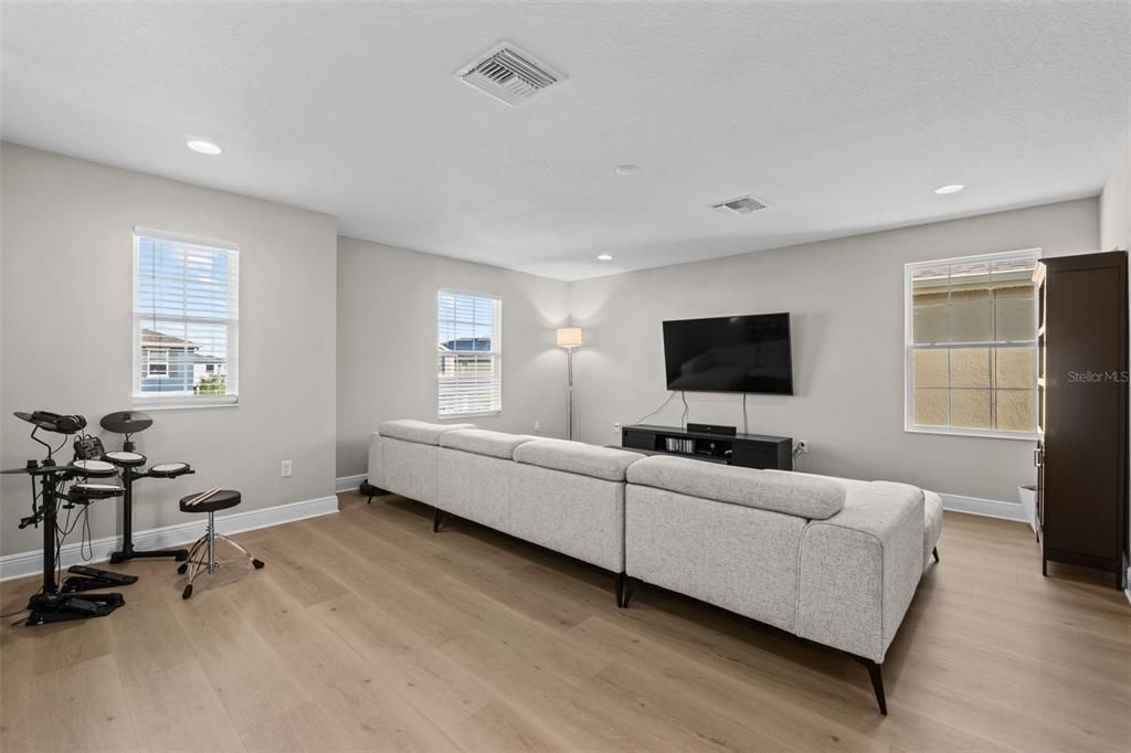 Active With Contract: $739,000 (4 beds, 3 baths, 3186 Square Feet)