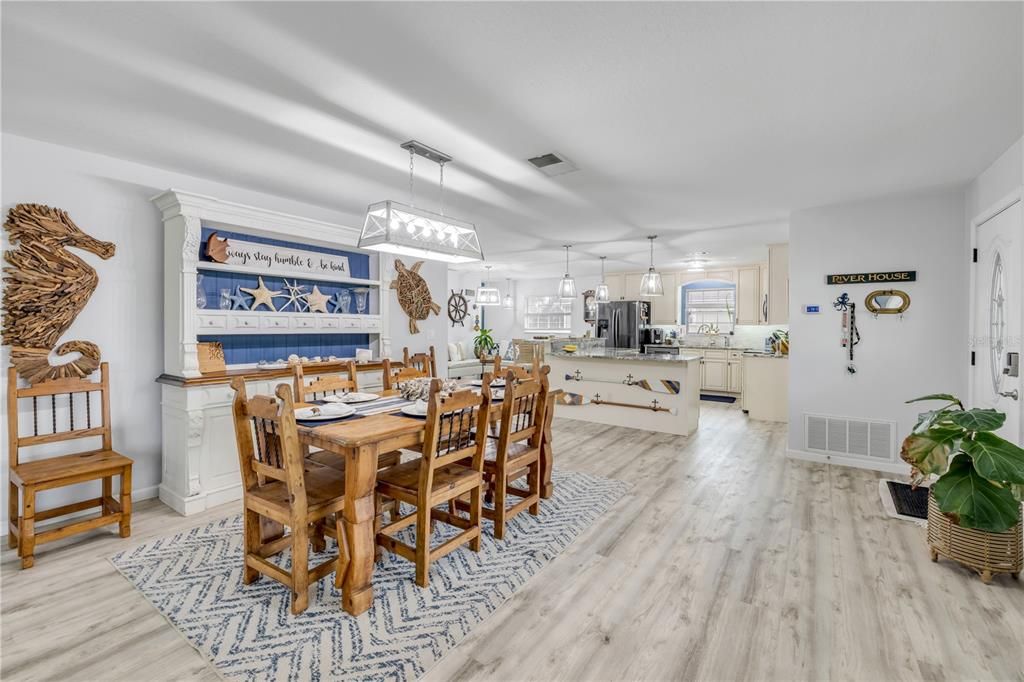 待售: $885,000 (4 贝兹, 2 浴室, 3014 平方英尺)