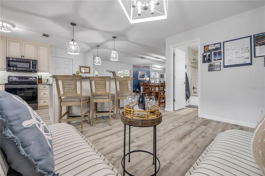 待售: $885,000 (4 贝兹, 2 浴室, 3014 平方英尺)