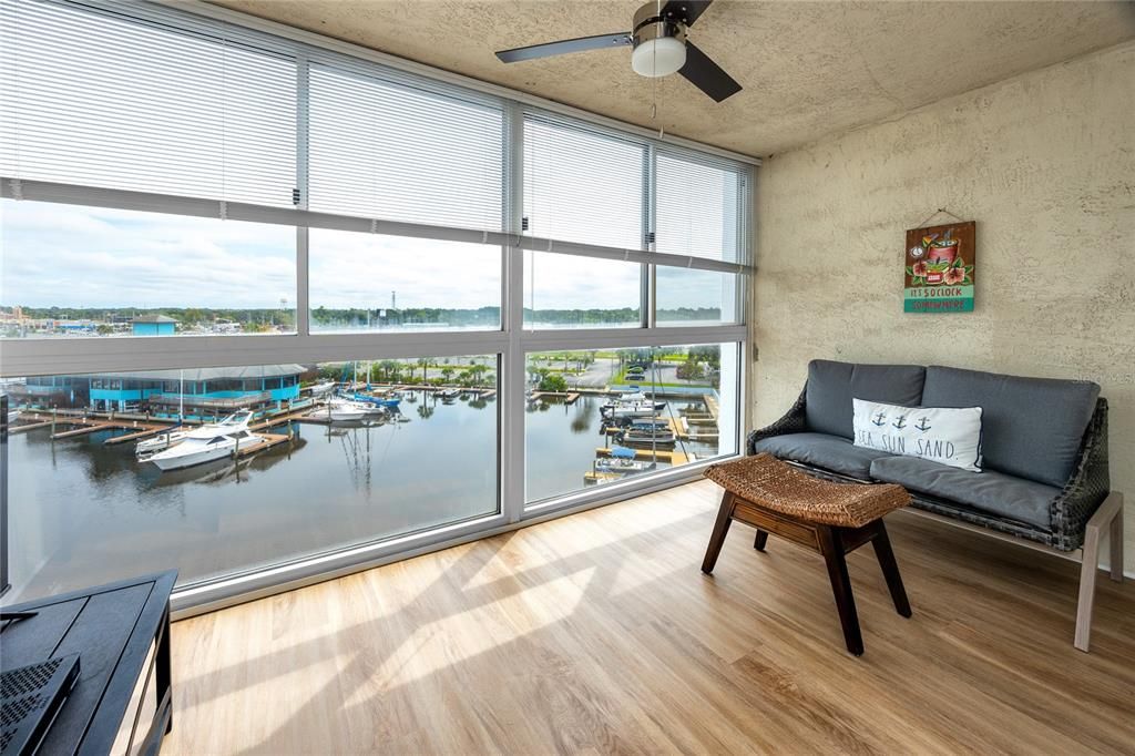 待售: $169,900 (2 贝兹, 2 浴室, 959 平方英尺)